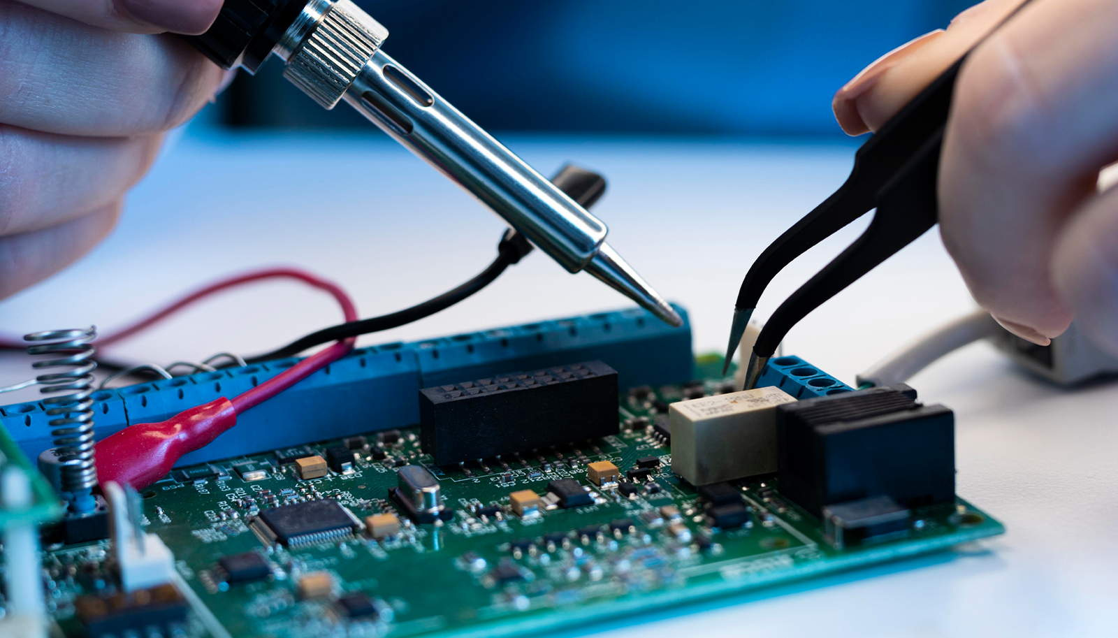 PCB testing and electronic circuit board diagnostics using test probes